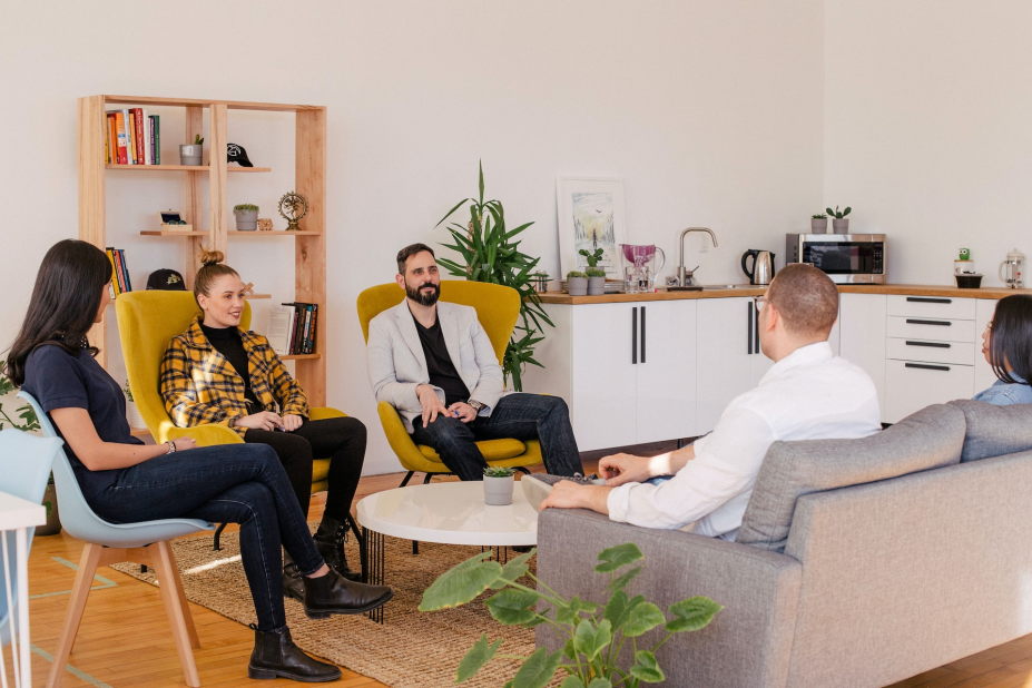 people in group therapy